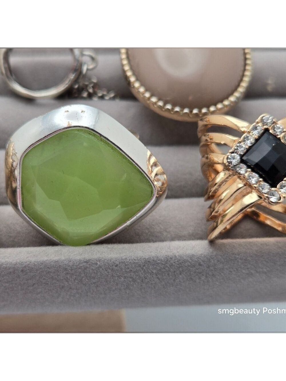 Lot of 35 Assorted Rings Mixed Sizes & Colors Fashion Jewelry - Picture 9 of 13